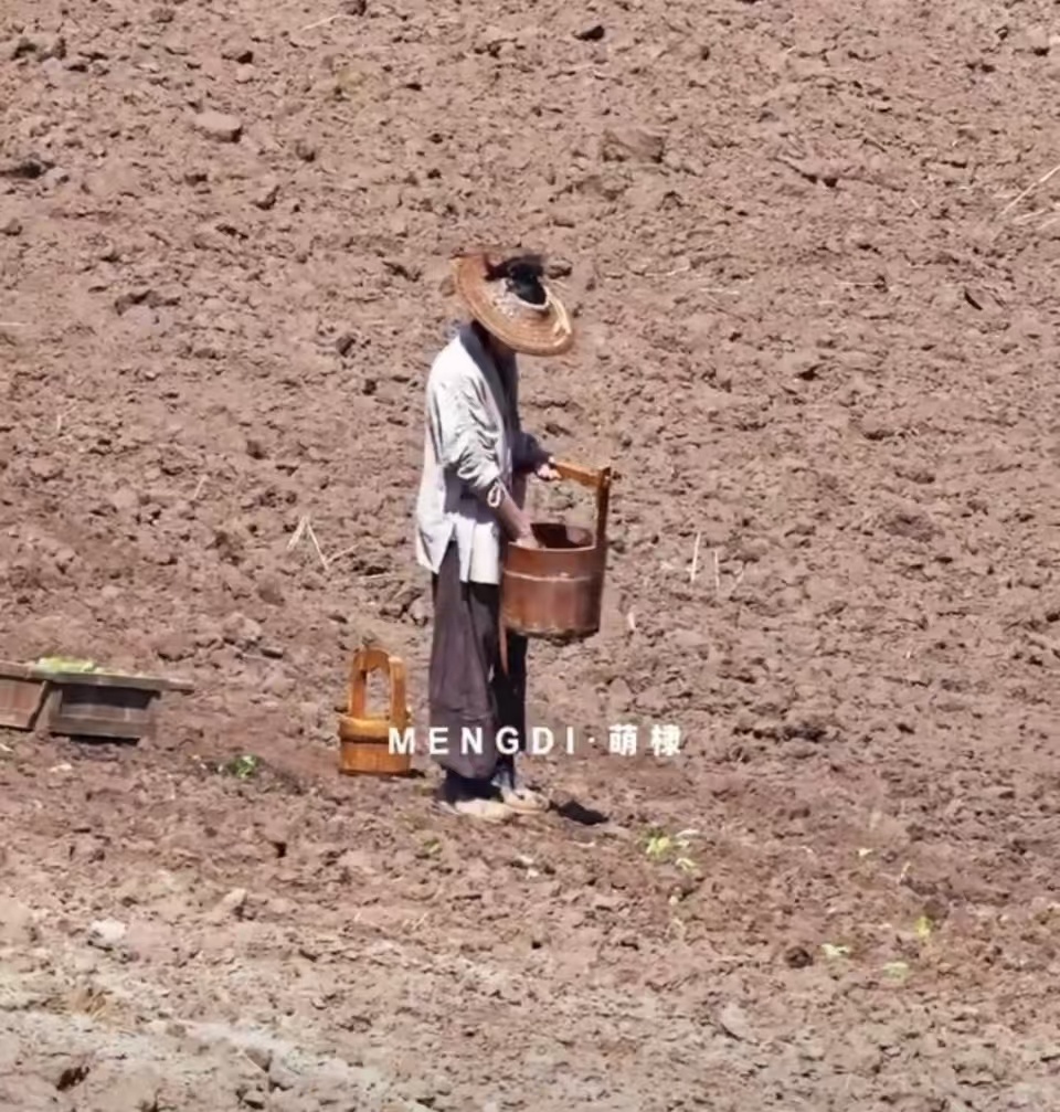 王鹤棣咸鱼飞升宋潜机种地路透王鹤棣哪里来的老民工王鹤棣咸鱼飞升种地路透，哇塞，[