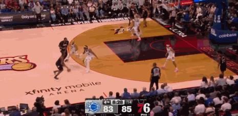 埃奇库姆中投！！弹进！！ 