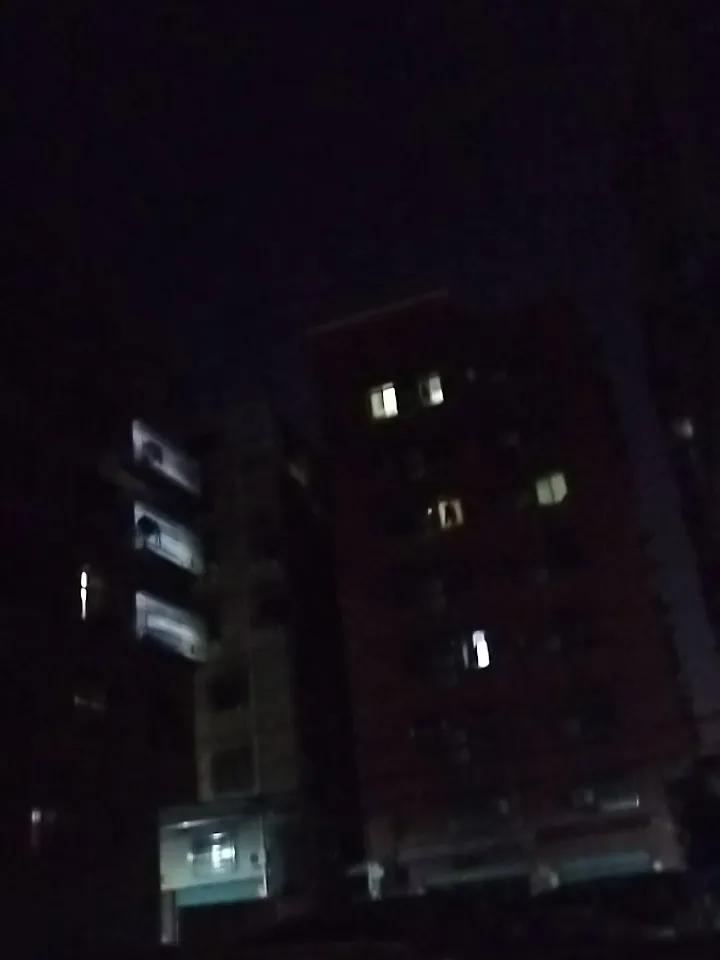 摇一摇；
睡得好！[捂脸][捂脸]
好几年没有这么大动静了！

大家一边往楼下跑