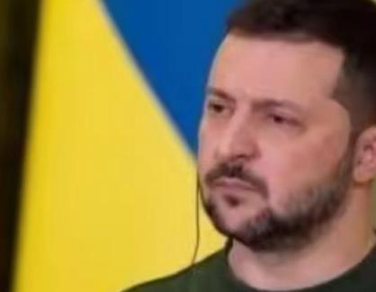 泽连斯基直到现在才看明白，真正在帮助俄罗斯的不是中国，也不是朝鲜，而是那个承诺乌