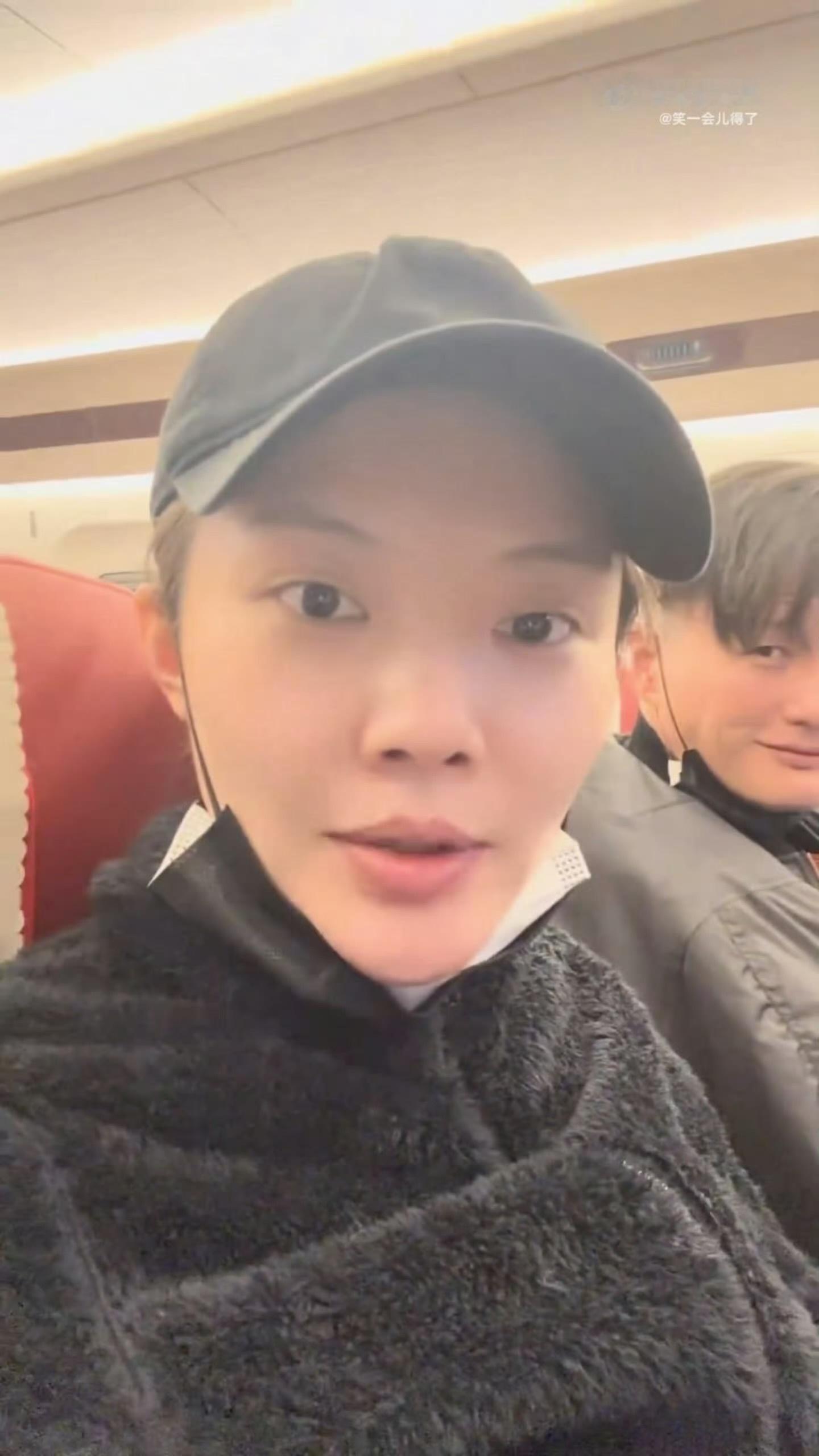 尹子维跟徐冬冬官宣后状态尹子维彻底放飞，婚纱照视频刷不停，还因为徐冬冬没胃口吃饭