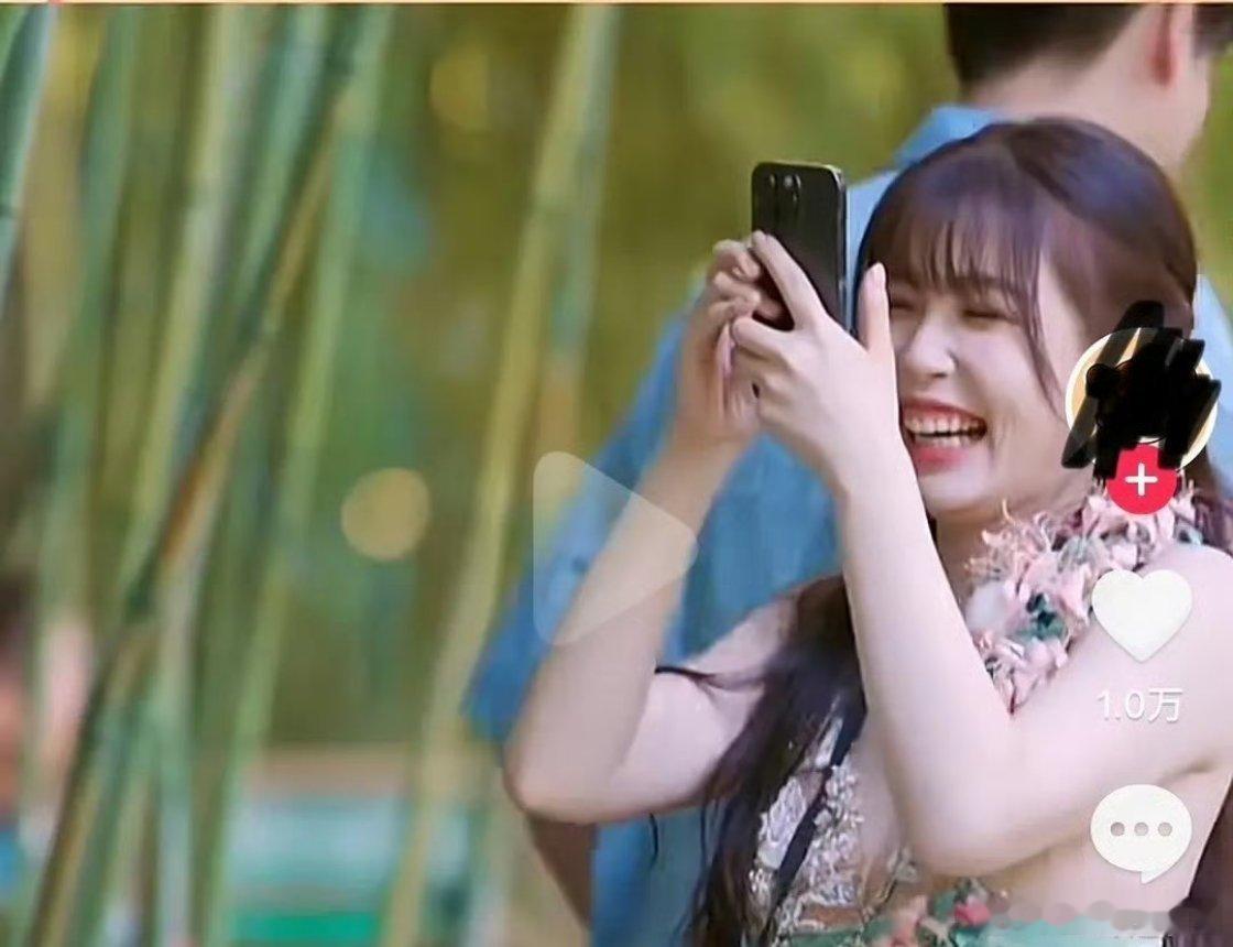 感觉虞书欣真的是一个性情很真的女孩子[求关注][求关注][求关注]在中餐厅里面也