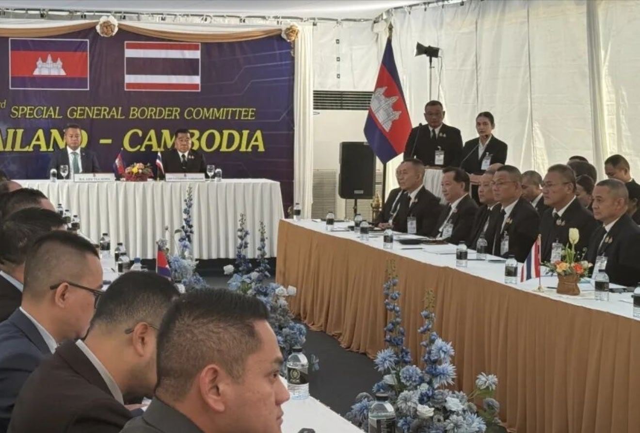 【停火！军事 泰柬签署联合声明】当地时间12月27日，泰国和柬埔寨代表召开边界总