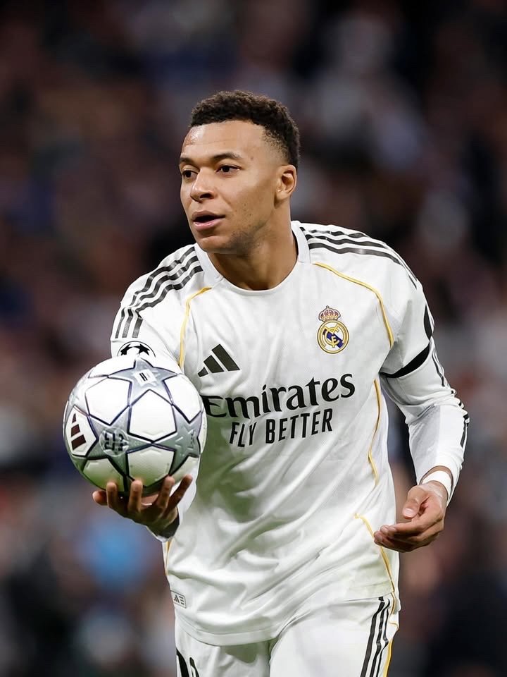 姆巴佩  本轮欧冠皇马vs摩纳哥 ￼的比赛中，姆巴佩￼梅开二度。据统计，本赛季欧