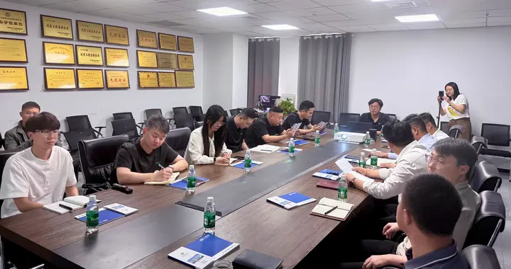 律师向显通受邀为建筑企业开展普法专题培训
