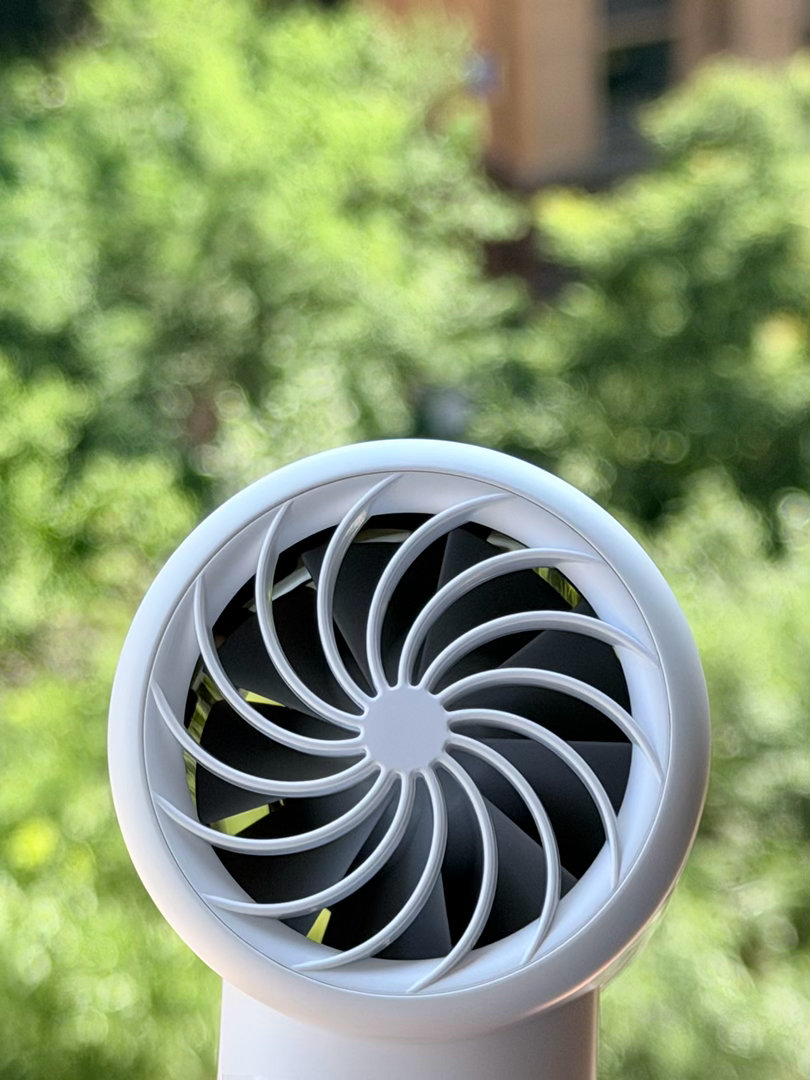 米家手持风扇设计做工颜值都很在线夏天配一个这个东西，爽