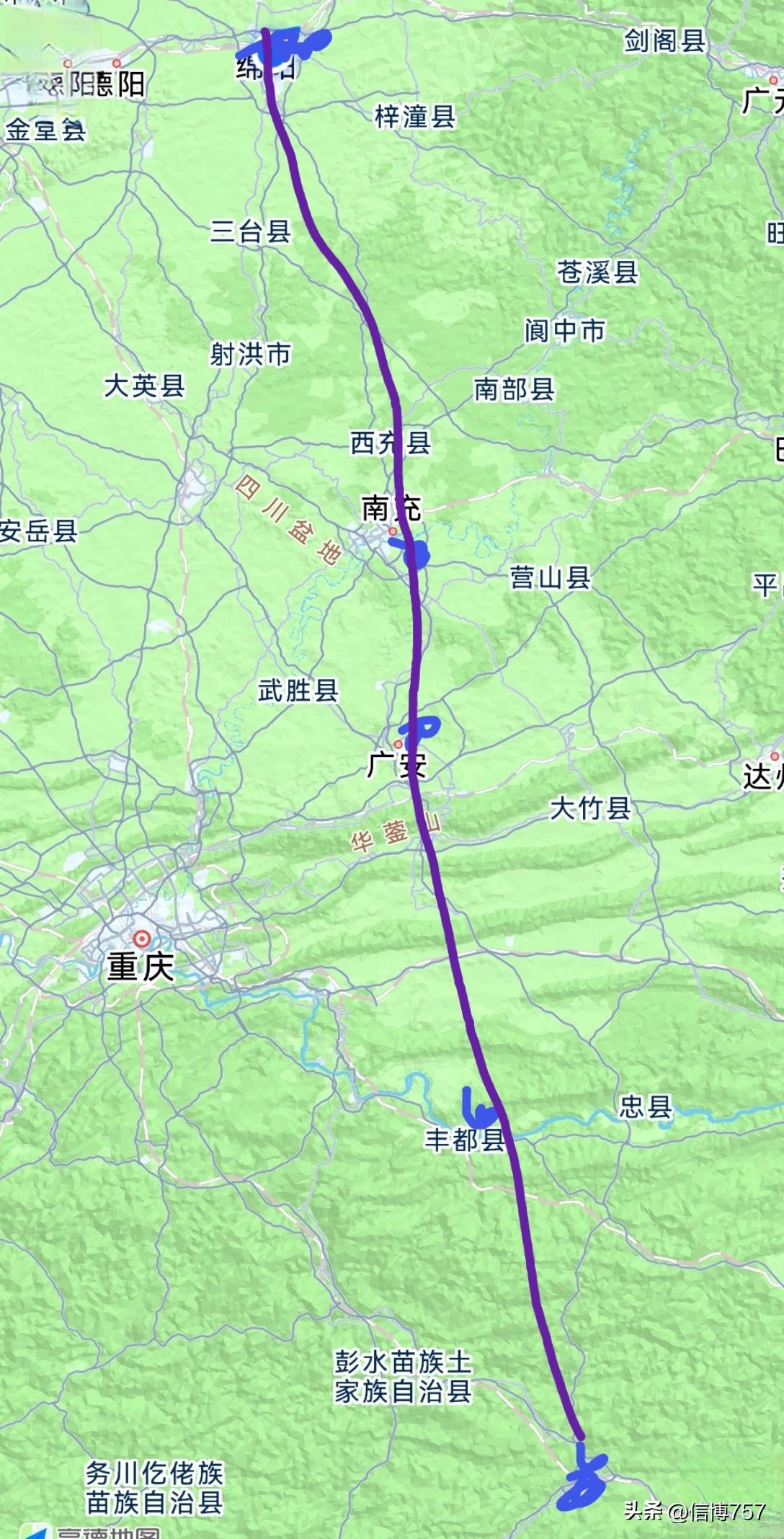 这条绵黔高铁既不过成都，也不过重庆，但对川东和渝东地区会带来极大的好处，也是一条