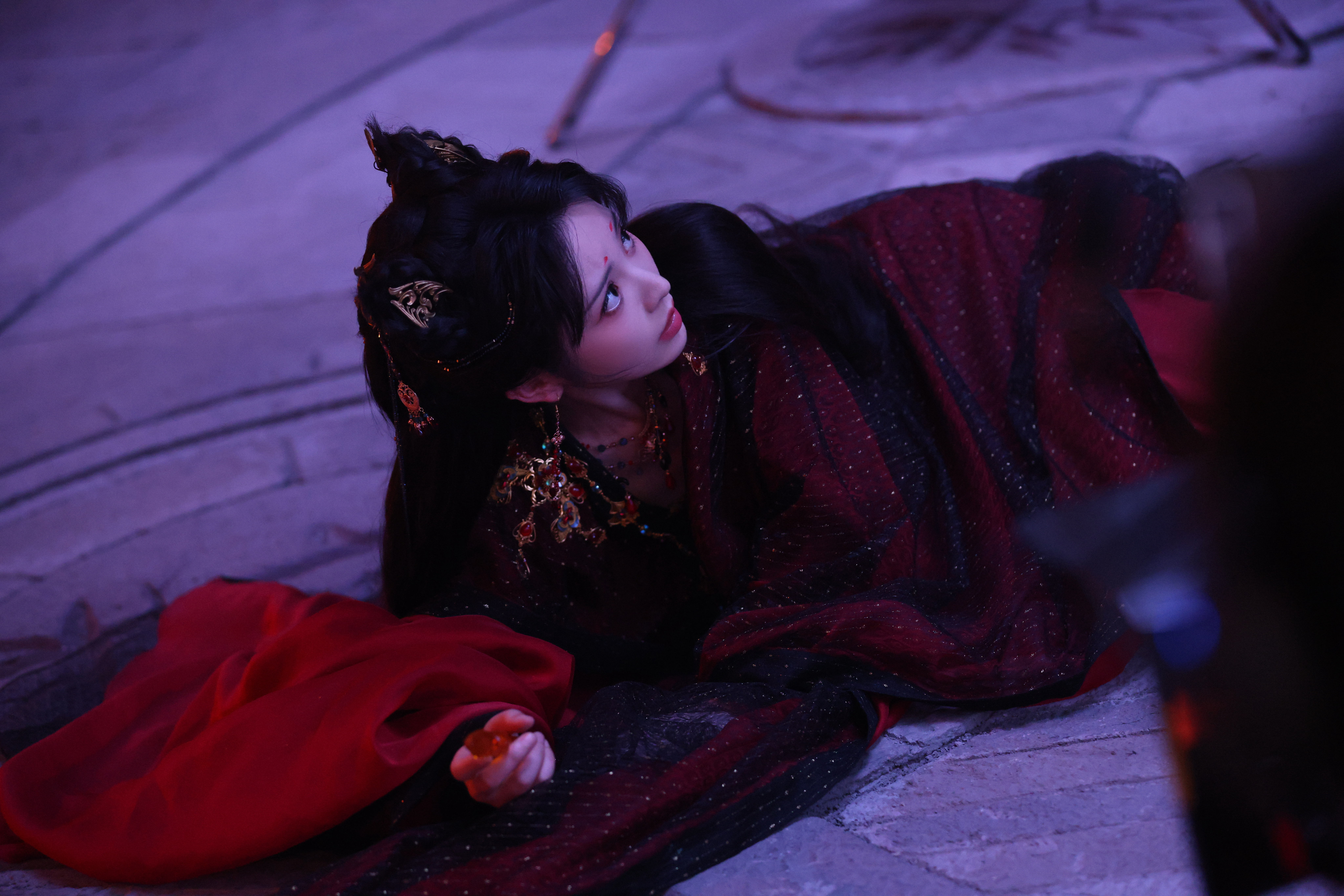 田曦薇 《子夜归》武祯☽ 剧照（工作室散图）-原形猫猫头+红衣（红黑）+特别妆容