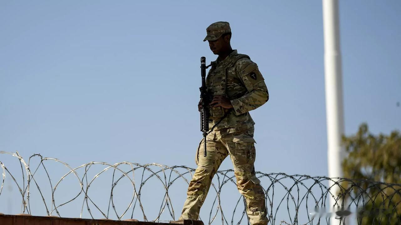 美副总统：美国的大批移民是对“美国梦”的偷窃

俄罗斯卫星通讯社莫斯科 12 月