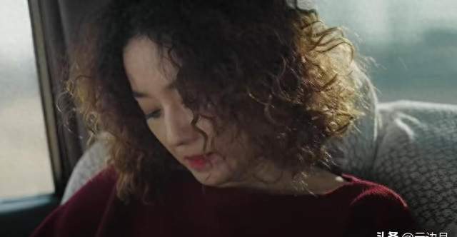 看到上海新剧《余红旧事》里的马伊琍，我又想起那位被丈夫宠着的同事，她50岁提前退休却活成许多人羡慕的