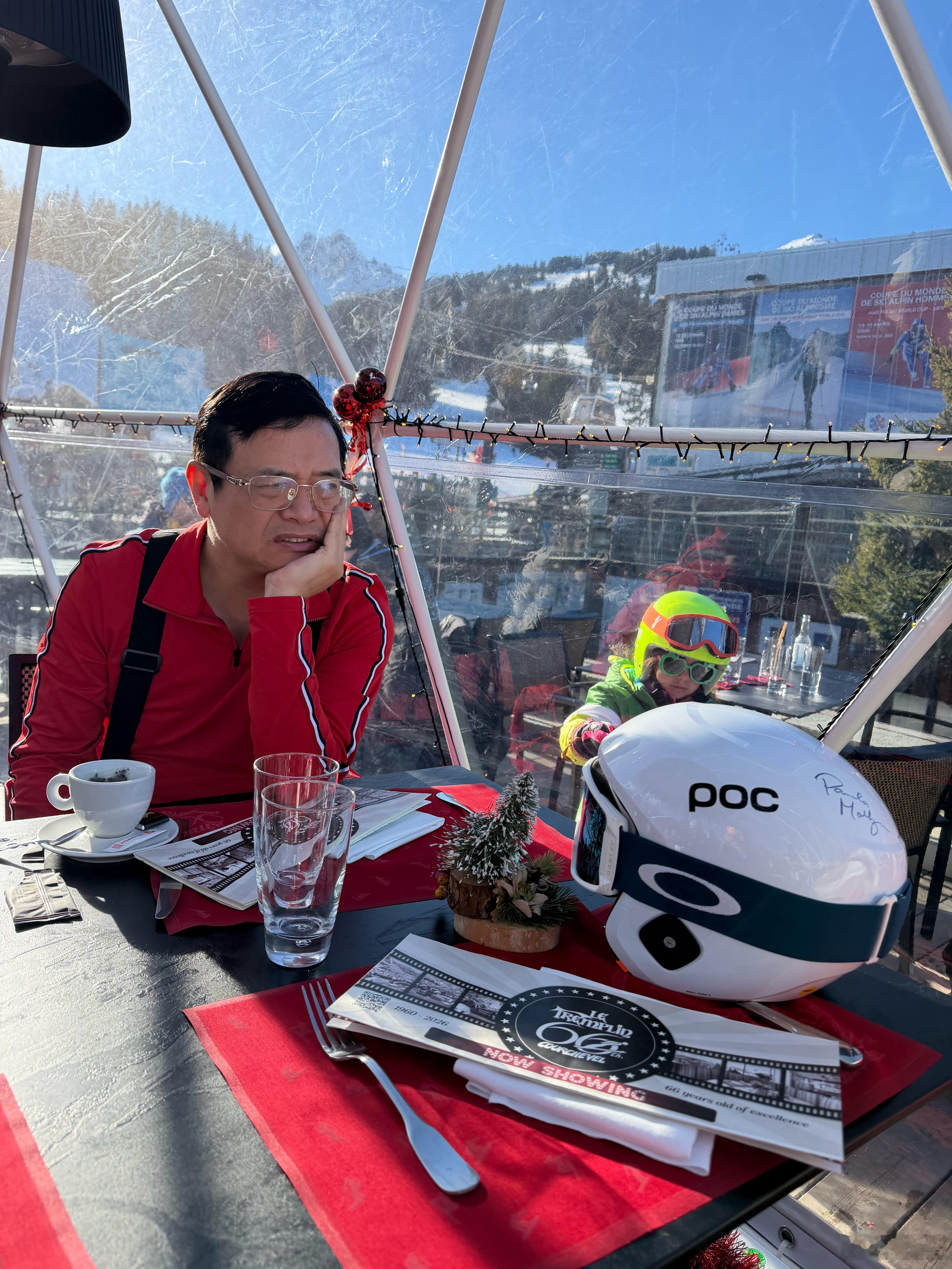 滑了有20公里，吃个午餐！ 