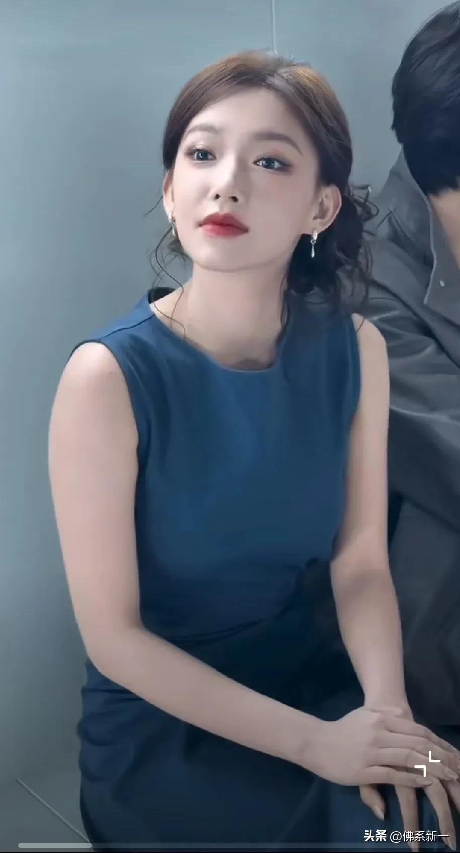 不是，这是真人间芭比啊
程潇“布偶猫”神颜闪耀首尔，cos春夏大秀和韩娱明星同框