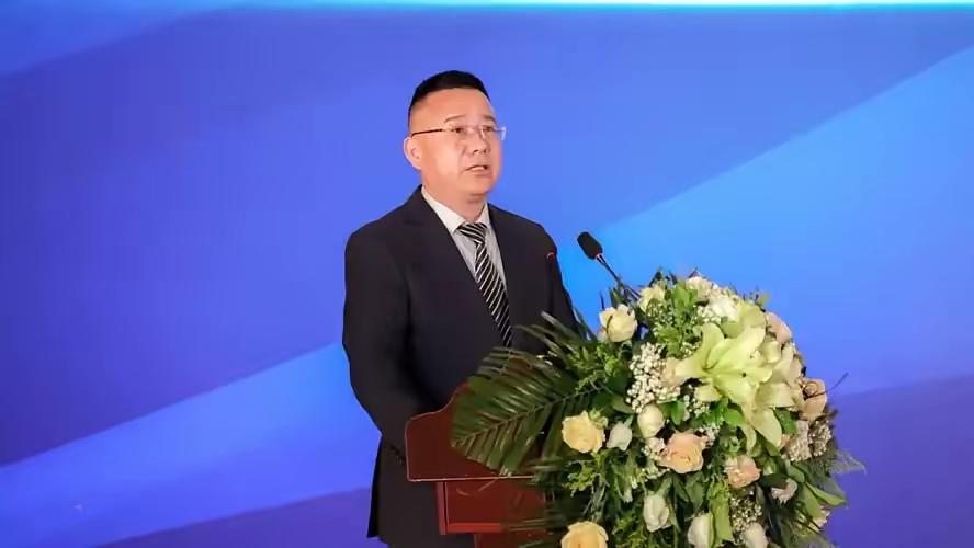 金灿荣这回是真坐不住了。

一个常年盯着中美博弈、台海局势、全球地缘政治的国际关