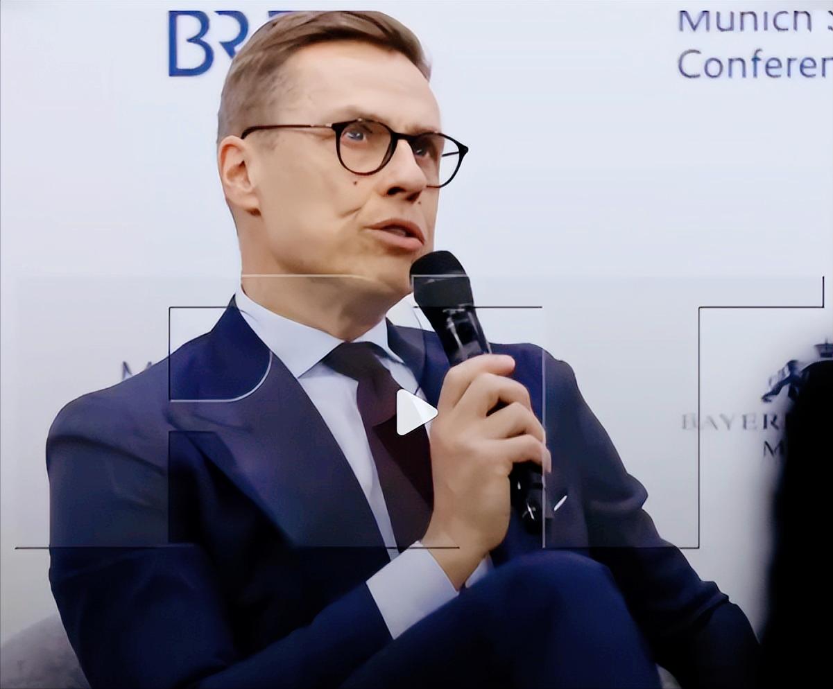 好好的对俄制裁防线刚出现松动苗头，芬兰总统直接坐不住了，他直白喊话美国要是松绑对