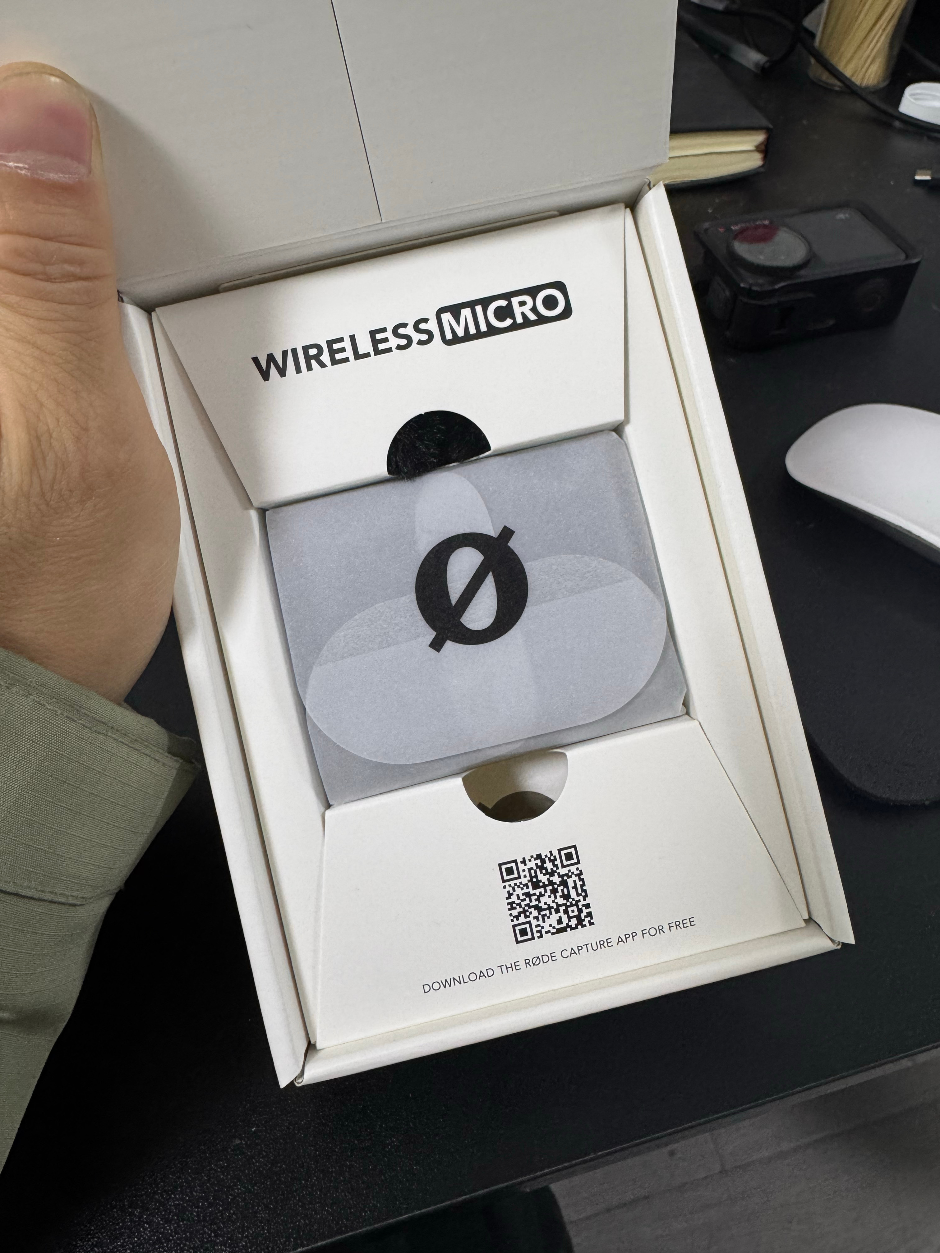 消费了一套罗德wireless Micro轻巧便携 像个化妆盒避免了拍摄时 手机