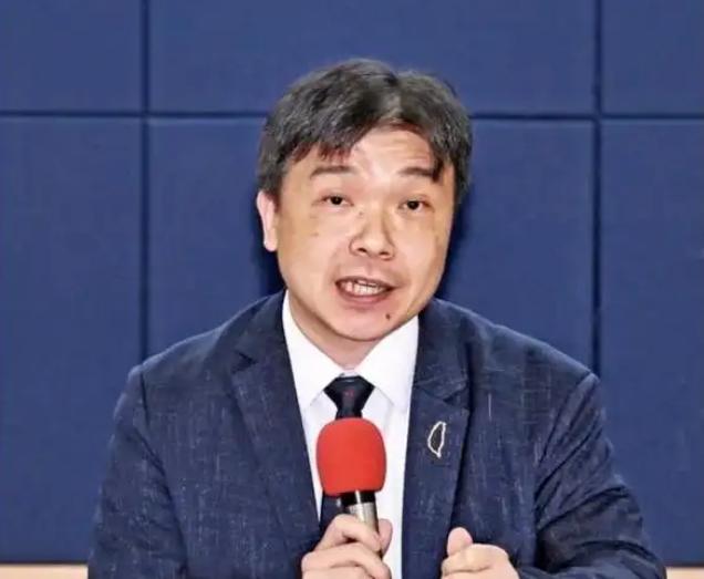 台“陆委会”副主委沈有忠7月27日公开抗议大陆在台湾东部海域执法，称有关行动“非