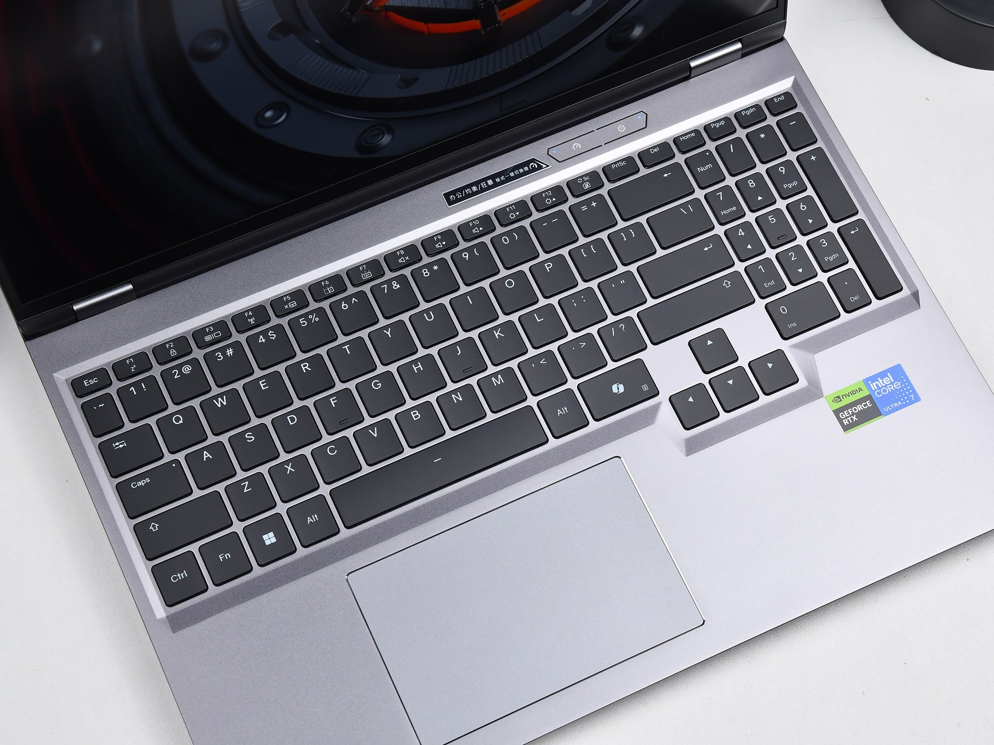 同配置比別家便宜1000塊！體驗機械革命耀世16 Ultra