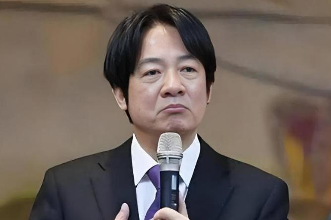 2026年5月15日，特朗普结束访华返美途中，接受美国媒体采访时谈及台湾问题，被