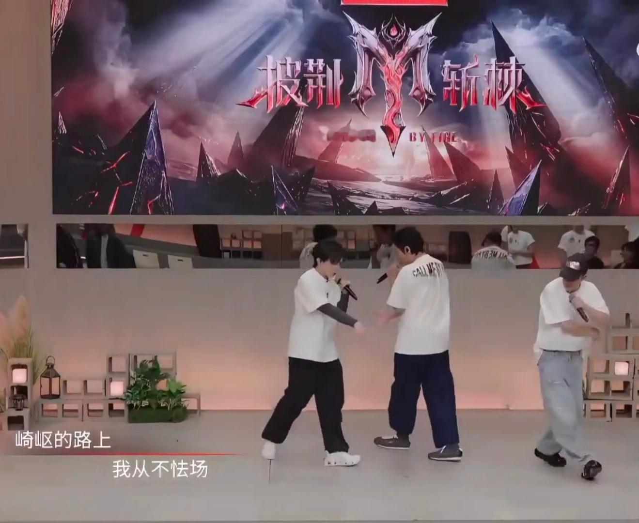 小沈阳二公小考倒数第一 小考第一波惨案现场！拖拉机编舞碎得跟密码锁一样，阳哥直接
