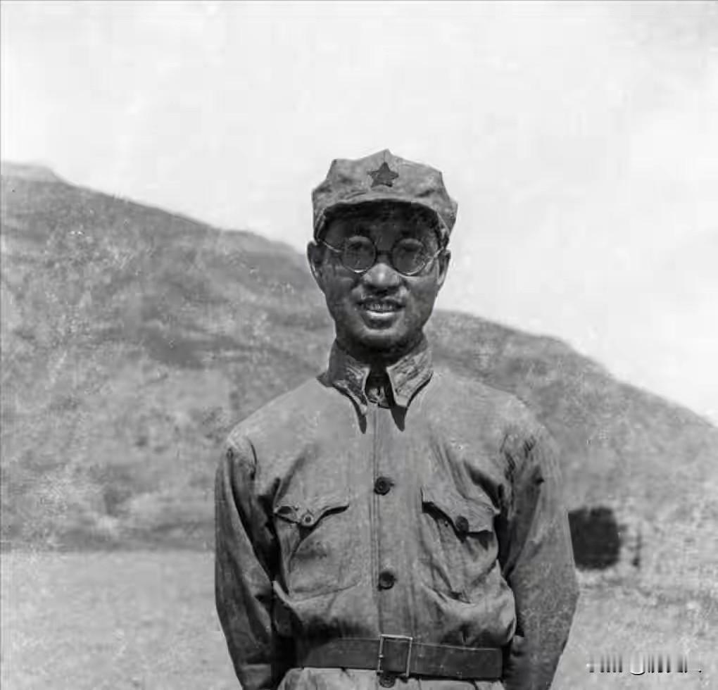 1943年延安一件小事：陈赓当众心虚躲朱老总，真相暖哭所有人
 
1943年秋天