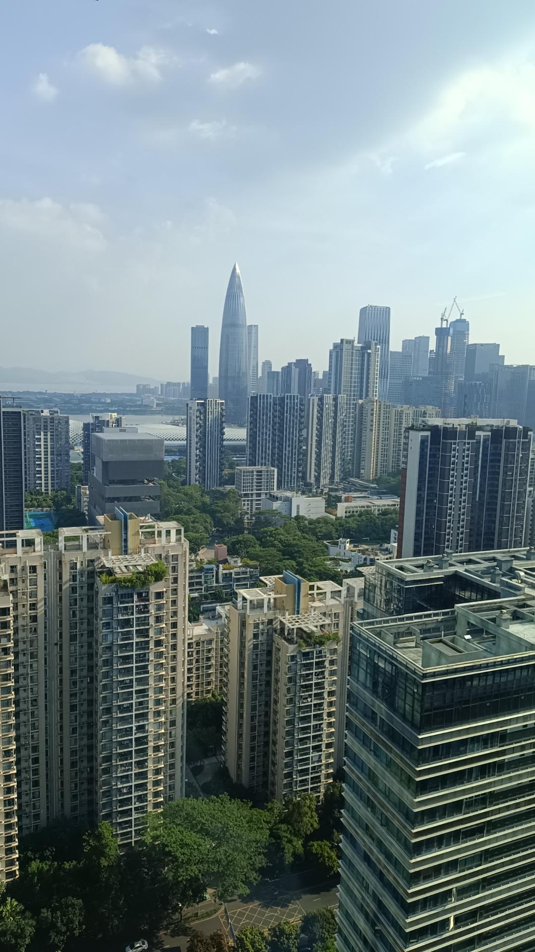现在的失业率这么高，找不到工作待业的人也不少，为什么国民经济增长速度确是稳步增长