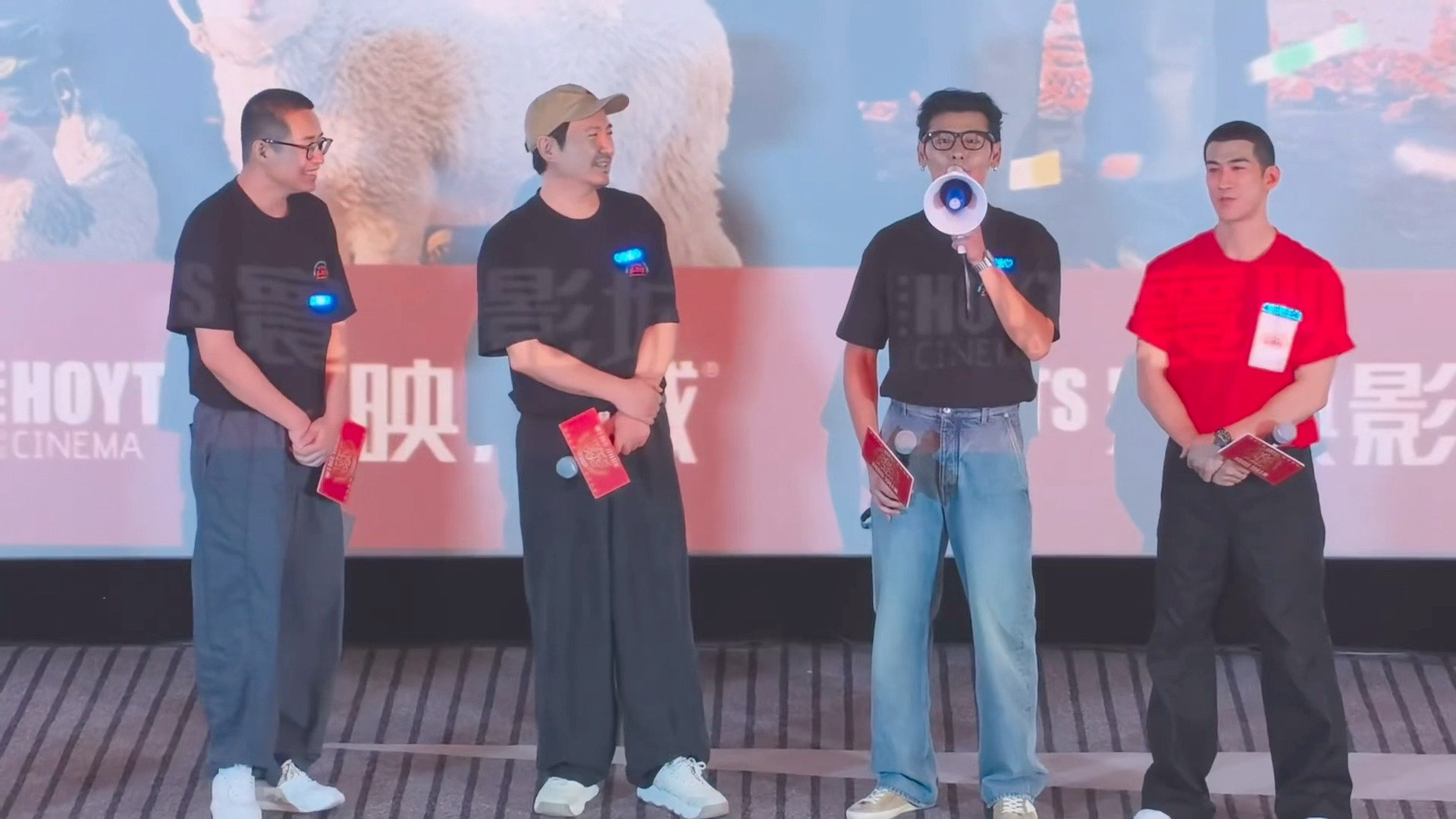 蒋奇明说广西话给沈腾都逗乐了喜剧的最高境界是真诚，蒋奇明用广西话做到了。上海路演