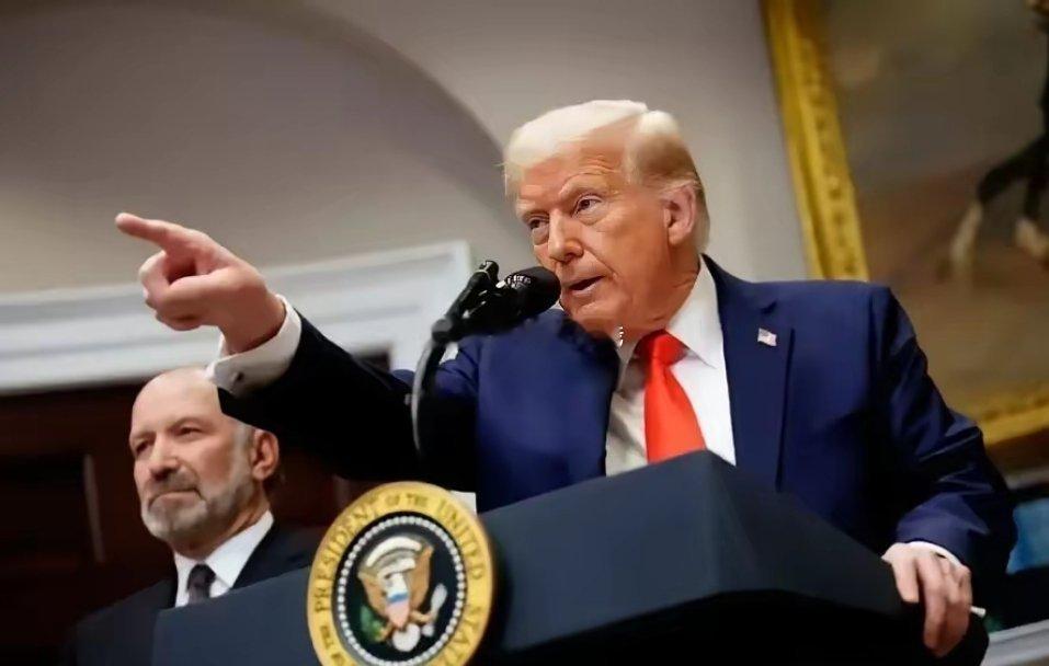 突发！特朗普下令封锁霍尔木兹海峡，A股明天要变天？🔥当地时间4月12日，特朗普