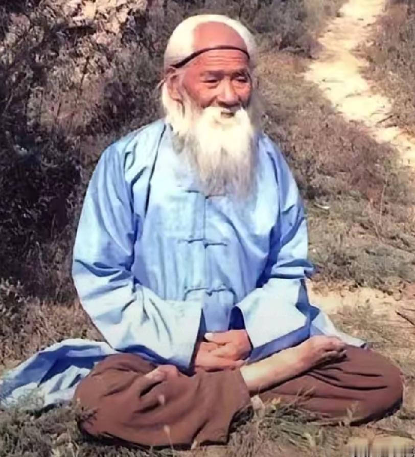 133岁“长寿之王”终身不洗脸，
无儿无女清贫一生，
密码颠覆认知
 
1995