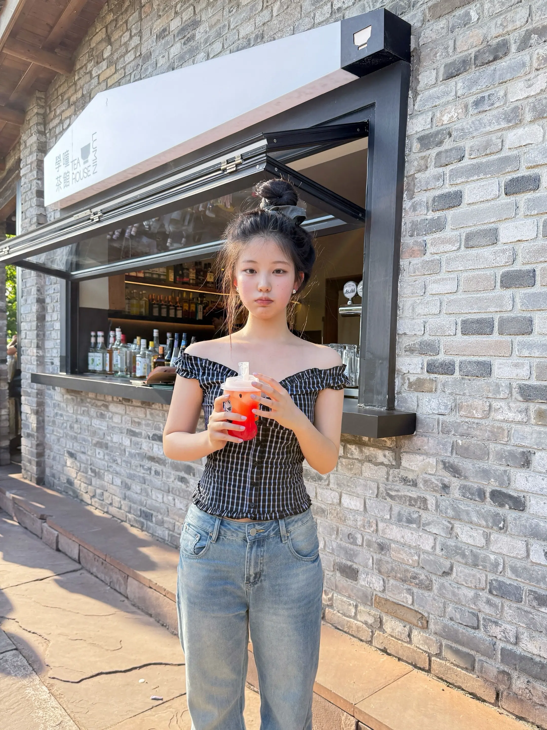 你还是那个一生气就私密朋友圈的小女孩