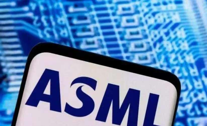 快讯！
荷兰政府突然宣布了。
在海牙发布对中国新的出口管制细则，进一步收紧浸润式