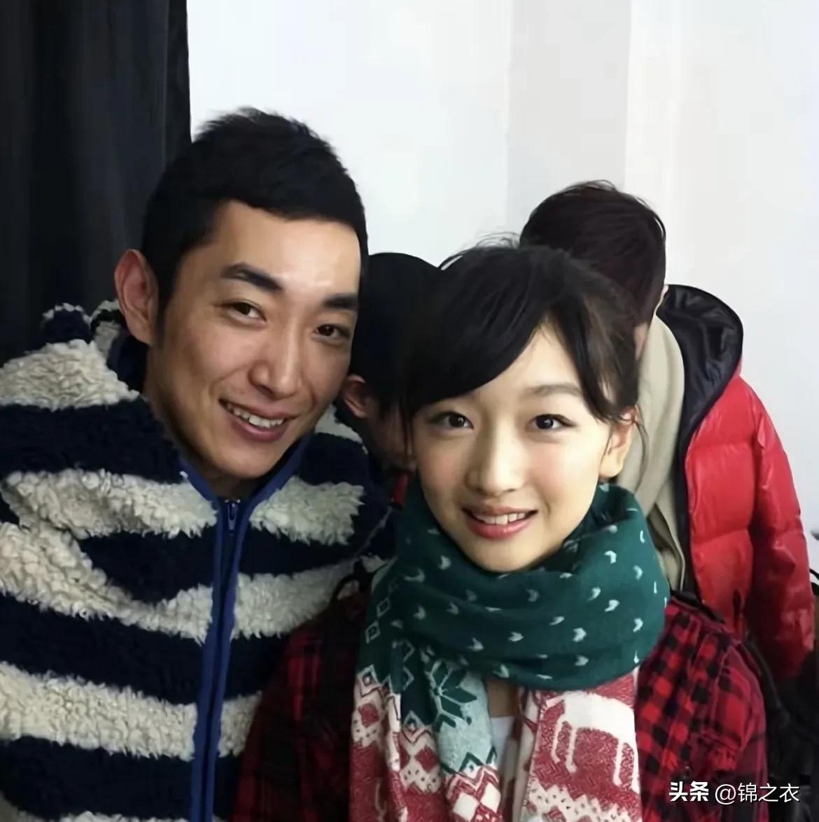 在我心里没有人能清纯过山楂树时期的周冬雨  ，她脸真的不能太瘦了，有时候线下活动