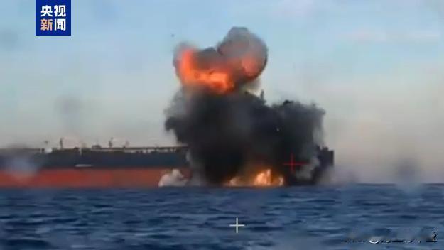 俄：黑海遭袭

11月29日，乌克兰方面宣布乌安全局的海上无人艇在黑海击中了两艘