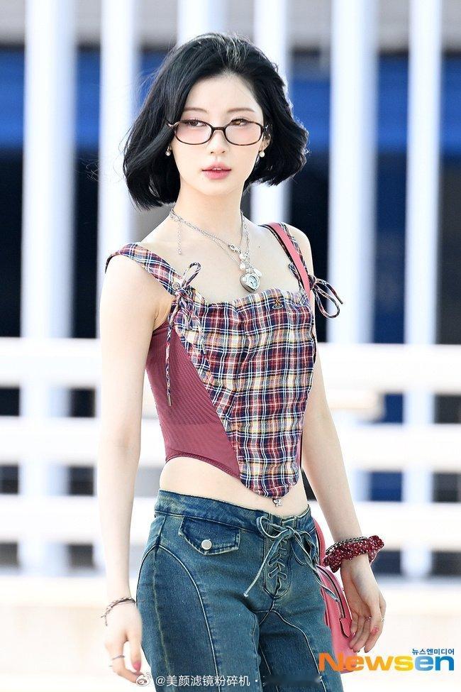 看来老板也很怕漏印子 樱桃小嘴啊[傻眼] ​​​