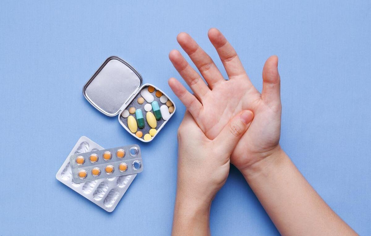 长期服用非布司他，需要注意的4点
1、注意血尿酸水平：有痛风的人，血尿酸需要降到