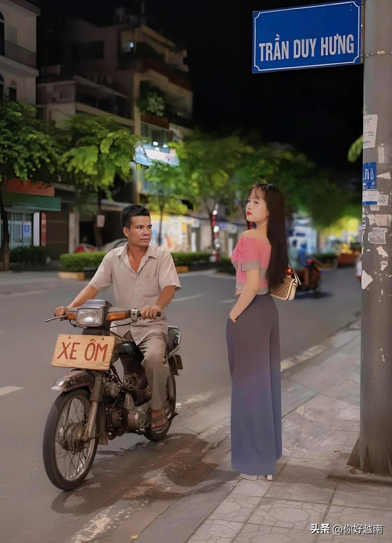 越南胡志明市，灯火阑珊处，夜色中相逢。