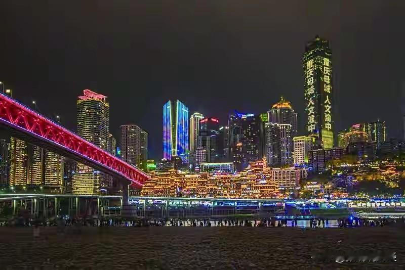 黄奇帆的底子不干净，被中纪委抓了典型，敲打警醒后来者，犯下大错，伸了赃手，退休也