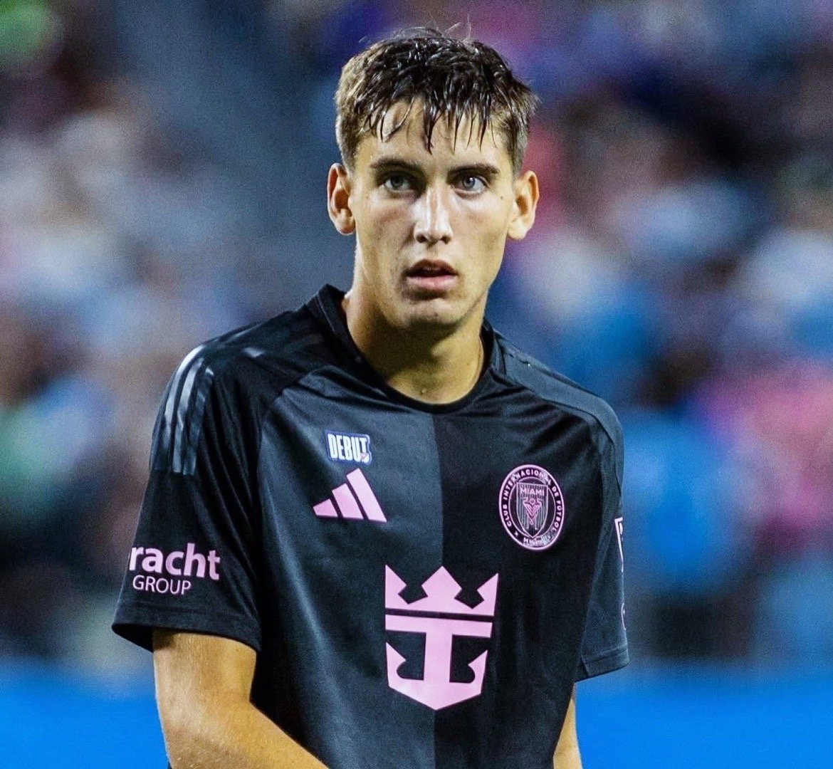 🚨迈阿密国际队与18岁的前锋丹尼尔·平特签订了职业合同，平特曾代表美国U20国