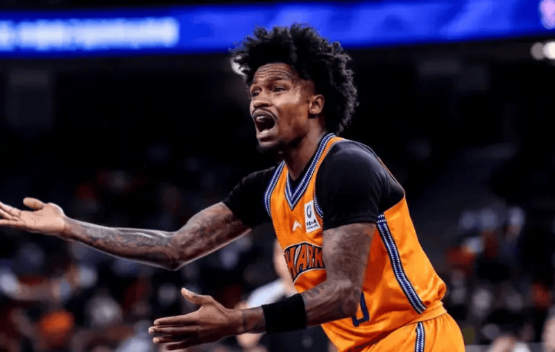 古德温更新社媒：对方教练在裁判面前让他的队员来伤害我