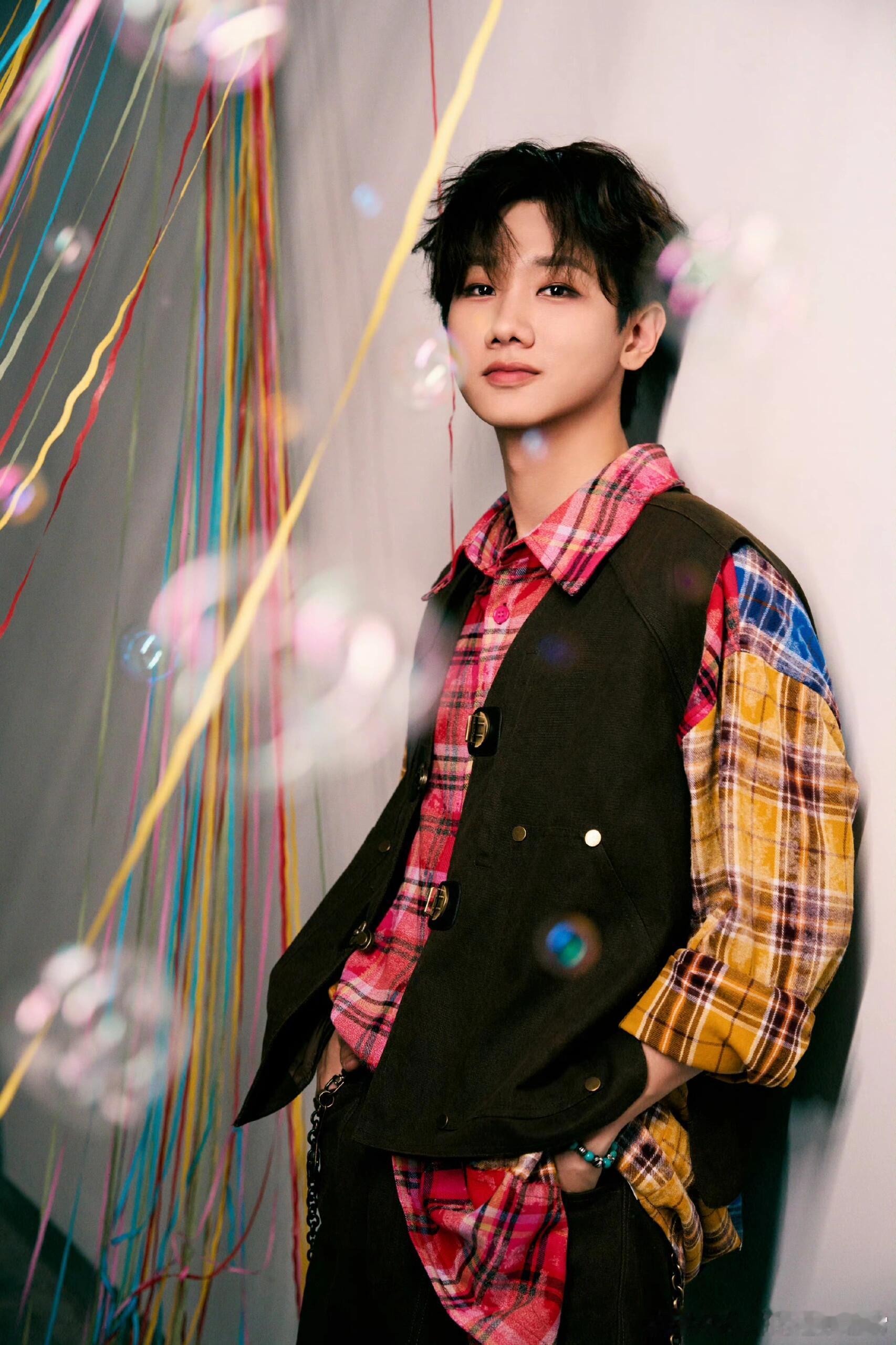 #汪苏泷 甜妹#汪苏泷是什么纯情小男孩啊！今晚的《小小虫》给我听的嘴角都没下来过