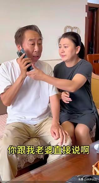 冯巩，相声领域的领军人物，他还曾经是两会代表，和国家领导人共商国是，这是他的荣耀