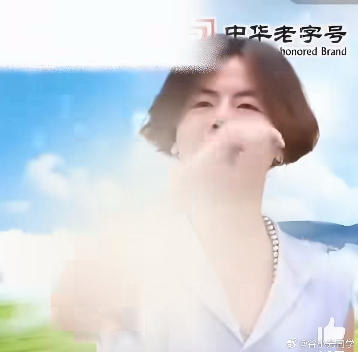 曝某牛奶直播间涉黄涉低俗卖个牛奶还涉黄，咱就是说，能不能有点底线？这么低俗，真的