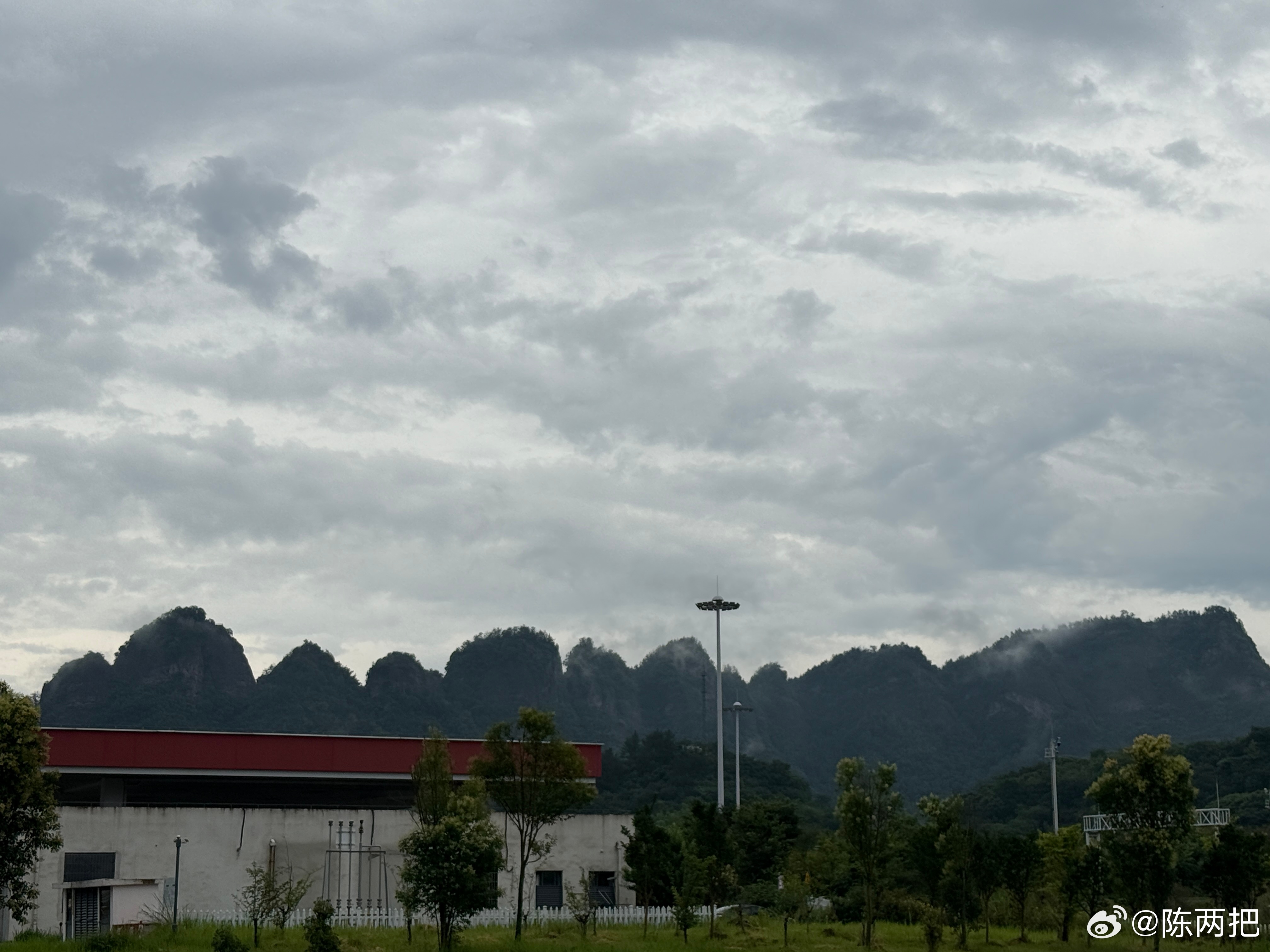 这一座座山，联想到了宣传片画的悬架跳动曲线都怪你们，前段时间吵架，我都有阴影了