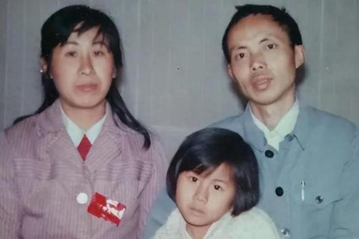 687分北大女状元戴柳，被父亲偷改志愿错失北大，毕业后去往国外，抛弃父母20多年