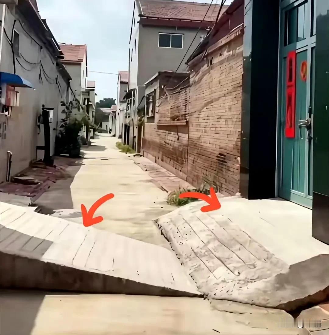 让他三尺又何妨？
万里长城今犹在，不见当年秦始皇。