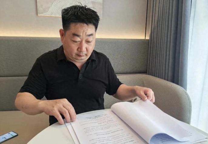 “父爱如山啊！”7月19日报道，河南，一18岁男生在一个玩游戏玩得恍惚的深夜，一