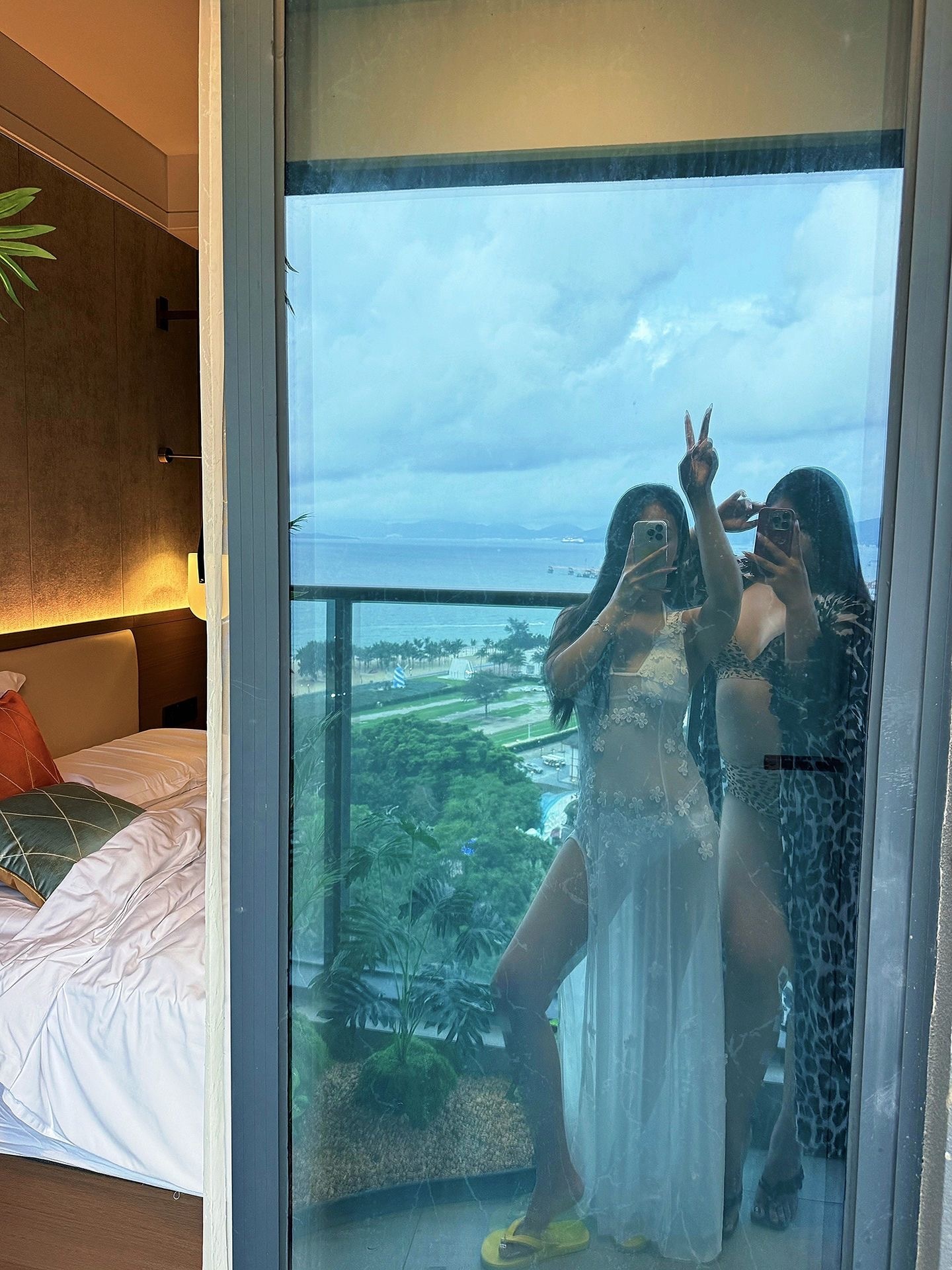 翻到以前的照片，这是什么雷霆姿势