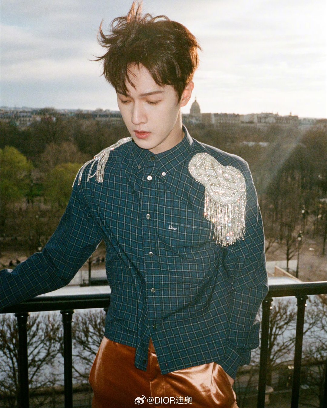 粉丝隔着李昀锐聊天lyr迪奥品牌大使李昀锐 我那小林就是那么亲切那么帅   李昀