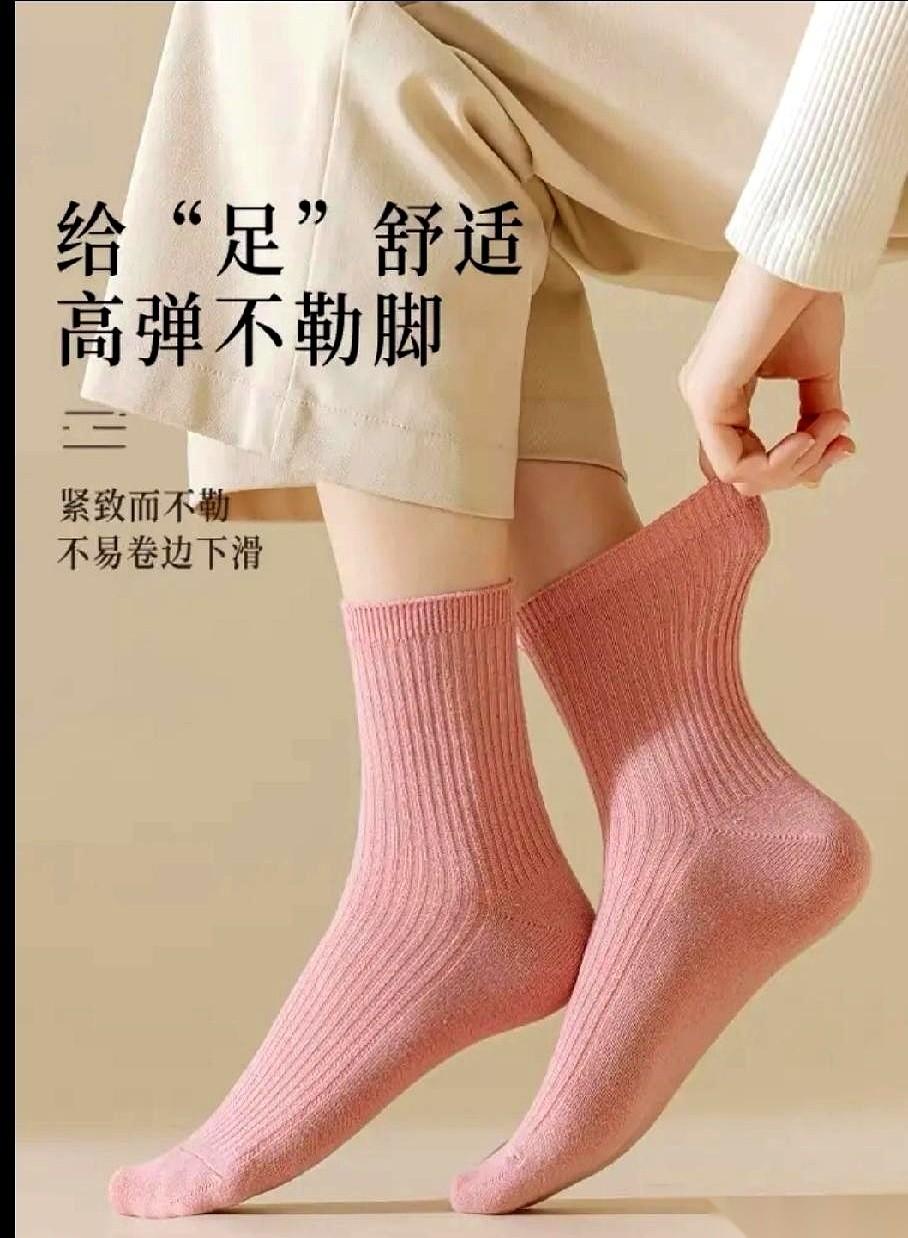 就为了一句“这孩子脾气随你”，我妈跟我大娘犟了二十年。
真的，就这么点事儿。
我