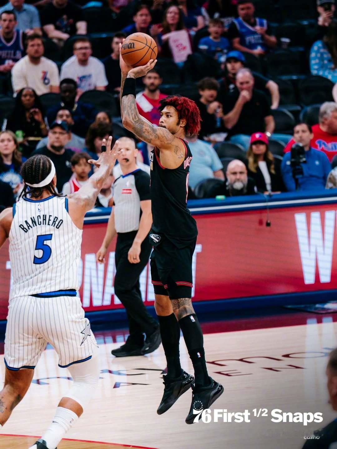 76人主场109-97拿下魔术，拿到东部第七的位置，魔术将和黄蜂争夺最后一个NB