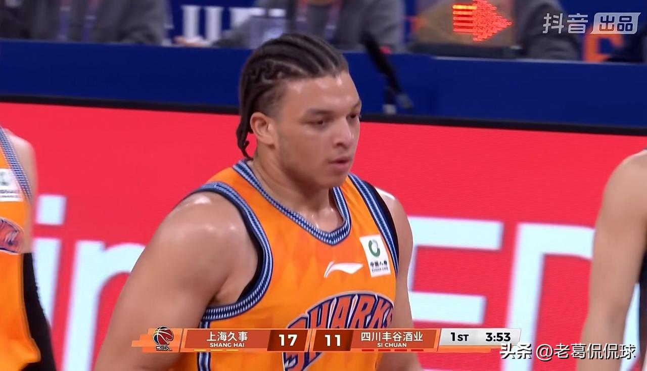 谁能拯救一下上海久事外援洛夫顿的三分球？虽然今天上海久事在主场以111：71大胜